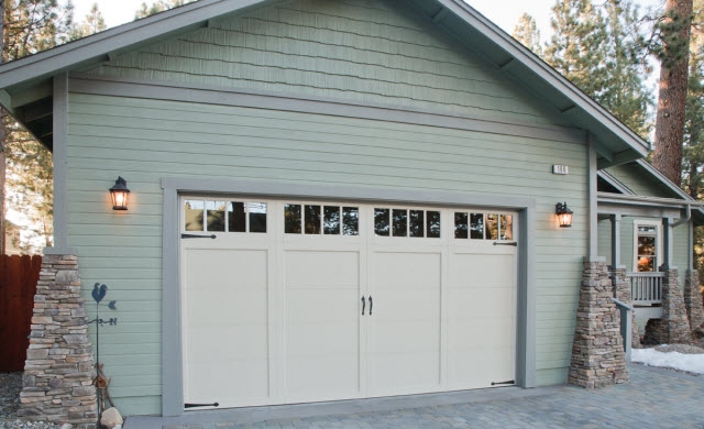 4 Garage Door Paint Tips For Curb Appeal